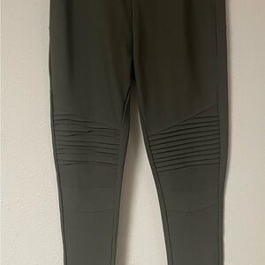 Indero Women's Olive Leggings - large